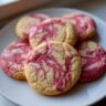 valentines day swirl cookies plate 1